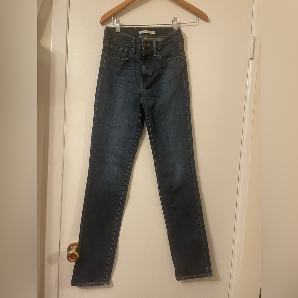 Levi’s high rise straight leg dark wash denim jeans‎ size 27
